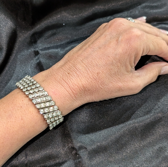 Vintage rhinestone flexible braclet - Picture 2 of 3